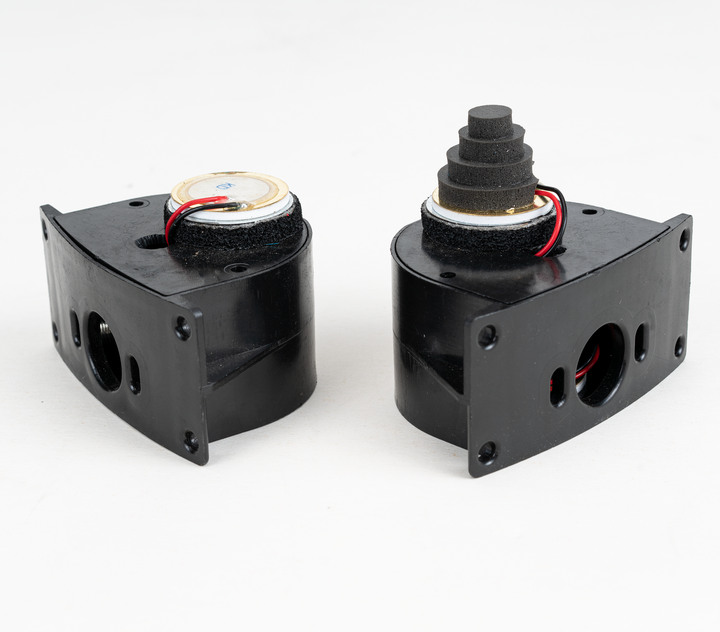 Built-in trigger bracket